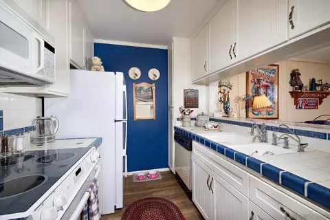 Kitchen - 999 N Pacific St #C04, Oceanside, CA 92054 photo 2 of 2