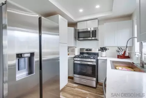 Kitchen - 2135 E Valley Pkwy #29, Escondido, CA 92027 photo 1 of 3