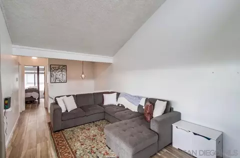 Living - 2135 E Valley Pkwy #29, Escondido, CA 92027 photo 2 of 3