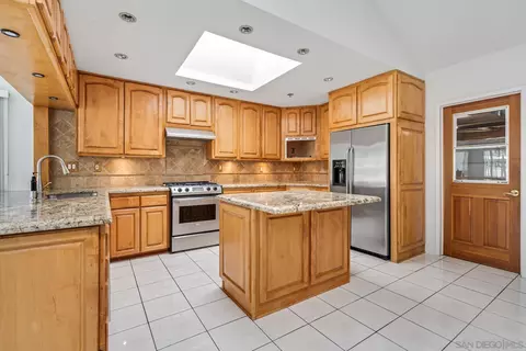 Kitchen - 13246 Powers Ct, Poway, CA 92064 photo 5 of 7