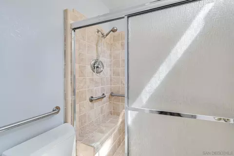 Bath - 13246 Powers Ct, Poway, CA 92064 photo 5 of 5
