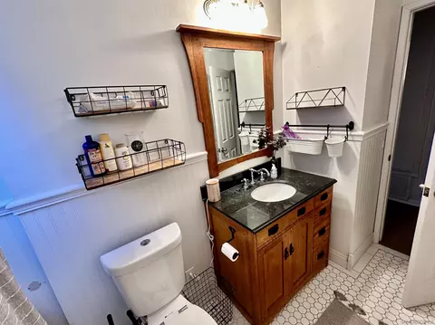 Bath - 944 Woodcreek Rd, Fallbrook, CA 92028 photo 4 of 4