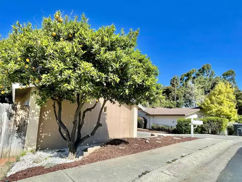 Exterior - 944 Woodcreek Rd, Fallbrook, CA 92028 photo 5 of 7