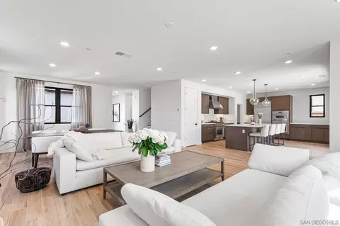 6534 Fischer Way, San Diego, CA 92130