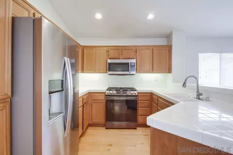 Kitchen - 303 Brookview Ct, Santee, CA 92071 photo 2 of 5