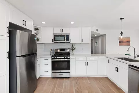 Kitchen - 379 Keyport St, Oceanside, CA 92057 photo 3 of 5