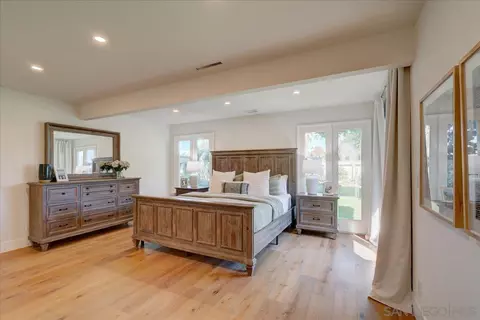 Bedroom - 3019 Mesa Dr, Oceanside, CA 92054 photo 1 of 6