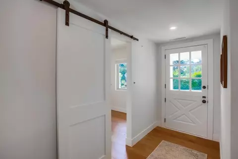 Entry Way - 3019 Mesa Dr, Oceanside, CA 92054 photo 2 of 3