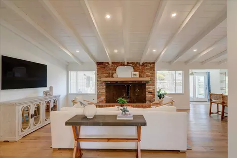 Living - 3019 Mesa Dr, Oceanside, CA 92054 photo 3 of 3