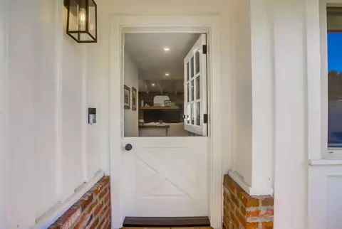 Entry Way - 3019 Mesa Dr, Oceanside, CA 92054 photo 1 of 3