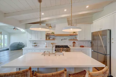 Kitchen - 3019 Mesa Dr, Oceanside, CA 92054 photo 4 of 4