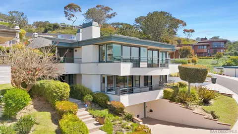 Exterior - 560 Torrey Point Rd, Del Mar, CA 92014 photo 2 of 9