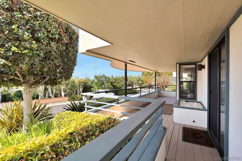 Exterior - 560 Torrey Point Rd, Del Mar, CA 92014 photo 7 of 9