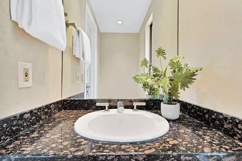 Bath - 560 Torrey Point Rd, Del Mar, CA 92014 photo 5 of 5