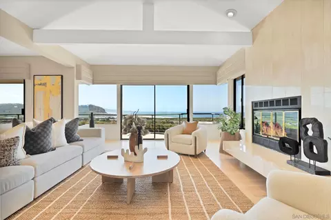 Living - 560 Torrey Point Rd, Del Mar, CA 92014 photo 3 of 5