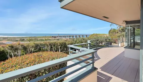 Exterior - 560 Torrey Point Rd, Del Mar, CA 92014 photo 5 of 9