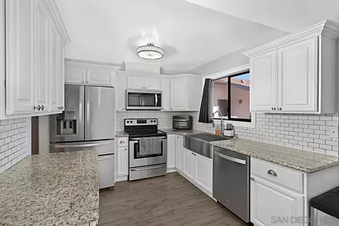 Kitchen - 245 Stage Coach Rd, Oceanside, CA 92057 photo 4 of 5
