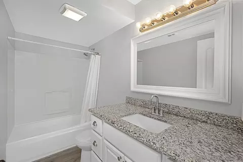 Bath - 245 Stage Coach Rd, Oceanside, CA 92057 photo 1 of 3