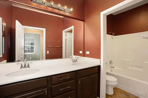 Bath - 46339 Cabin Ct, Temecula, CA 92592 photo 4 of 4