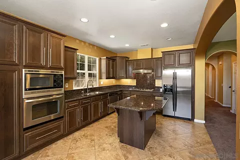 Kitchen - 46339 Cabin Ct, Temecula, CA 92592 photo 1 of 3