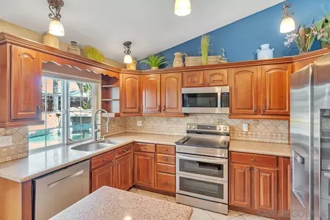 Kitchen - 10732 Greencastle St, Santee, CA 92071 photo 2 of 4