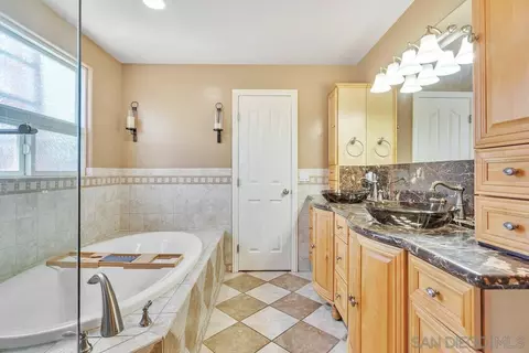 Bath - 10732 Greencastle St, Santee, CA 92071 photo 1 of 7