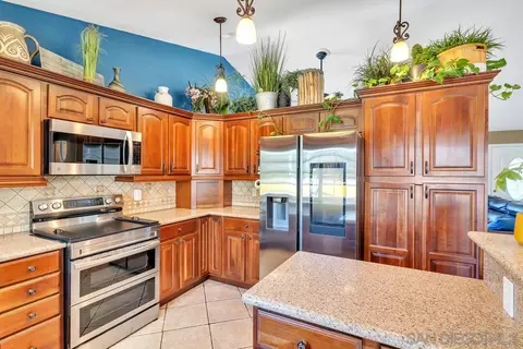 Kitchen - 10732 Greencastle St, Santee, CA 92071 photo 3 of 4