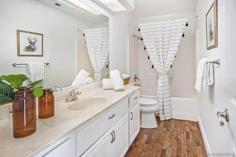 Bath - 1618 H St, Ramona, CA 92065 photo 2 of 2