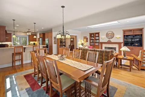 Dining - 911 B Ave, Coronado, CA 92118 photo 2 of 2