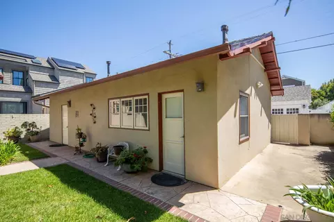 Exterior - 911 B Ave, Coronado, CA 92118 photo 5 of 7