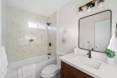 Bath - 9511 Nicole Way, Santee, CA 92071 photo 1 of 2
