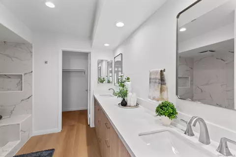 Bath - 3346 Malta Way, Oceanside, CA 92056 photo 2 of 4
