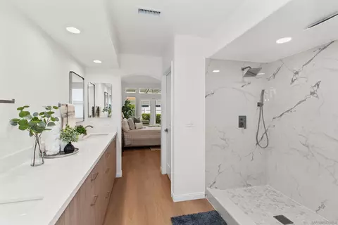 Bath - 3346 Malta Way, Oceanside, CA 92056 photo 4 of 4