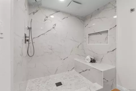 Bath - 3346 Malta Way, Oceanside, CA 92056 photo 3 of 4