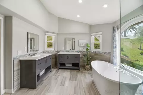 Bath - 12713 Briarwood Pl, Poway, CA 92064 photo 3 of 4
