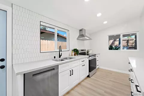 Kitchen - 6113 Nancy Dr, La Mesa, CA 91942 photo 6 of 9