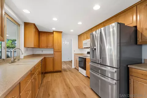 Kitchen - 9546 Hinton Dr, Santee, CA 92071 photo 2 of 3