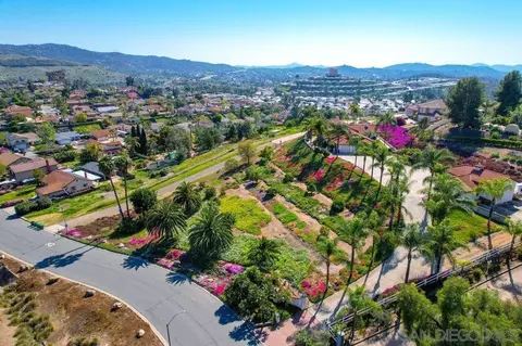 9555 Palomino Ridge Dr, Lakeside, CA 92040