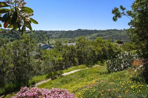 View/Area - 2735 Soderblom Ave, San Diego, CA 92122 photo 1 of 5