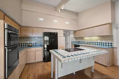 Kitchen - 2735 Soderblom Ave, San Diego, CA 92122 photo 3 of 3