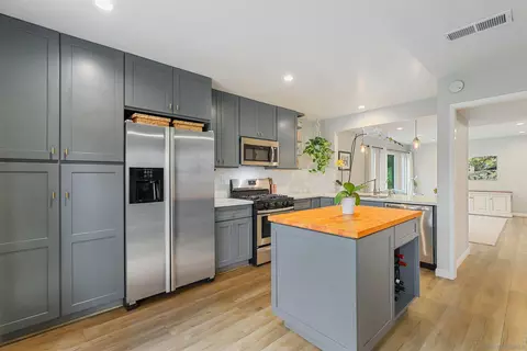 2462 Caminito Ocean Cv, Cardiff By The Sea, CA 92007
