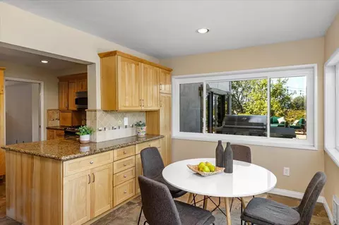 Kitchen - 16231 Del Norte, Poway, CA 92064 photo 3 of 4