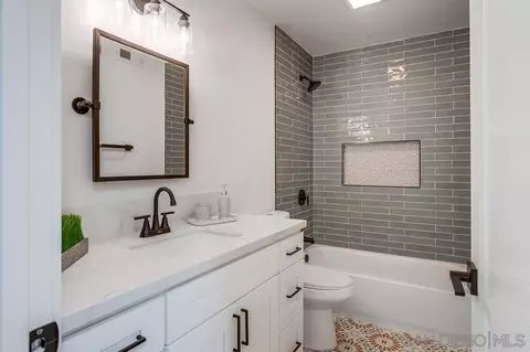 Bath - 774 Grey Hawk Ct, Oceanside, CA 92057 photo 3 of 8