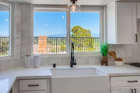 Bath - 774 Grey Hawk Ct, Oceanside, CA 92057 photo 8 of 8