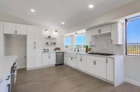 Kitchen - 774 Grey Hawk Ct, Oceanside, CA 92057 photo 5 of 8