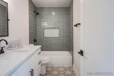 Bath - 774 Grey Hawk Ct, Oceanside, CA 92057 photo 2 of 8