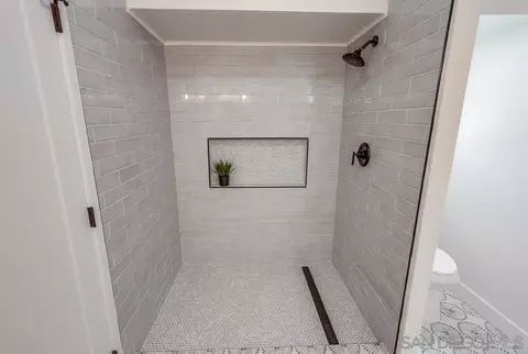 Bath - 774 Grey Hawk Ct, Oceanside, CA 92057 photo 6 of 8
