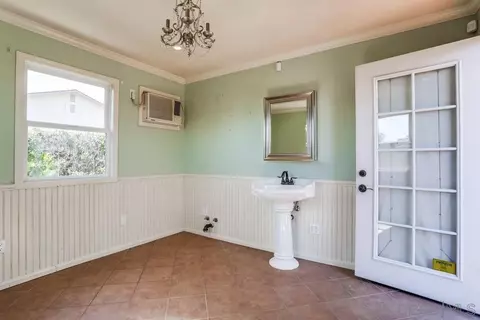 Bath - 745 Main St, Ramona, CA 92065 photo 6 of 7