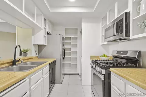 Kitchen - 3013 Blue Oak Ct, Spring Valley, CA 91978 photo 1 of 4