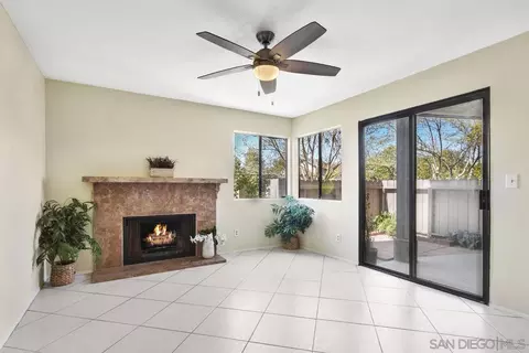 Living - 3013 Blue Oak Ct, Spring Valley, CA 91978 photo 3 of 6